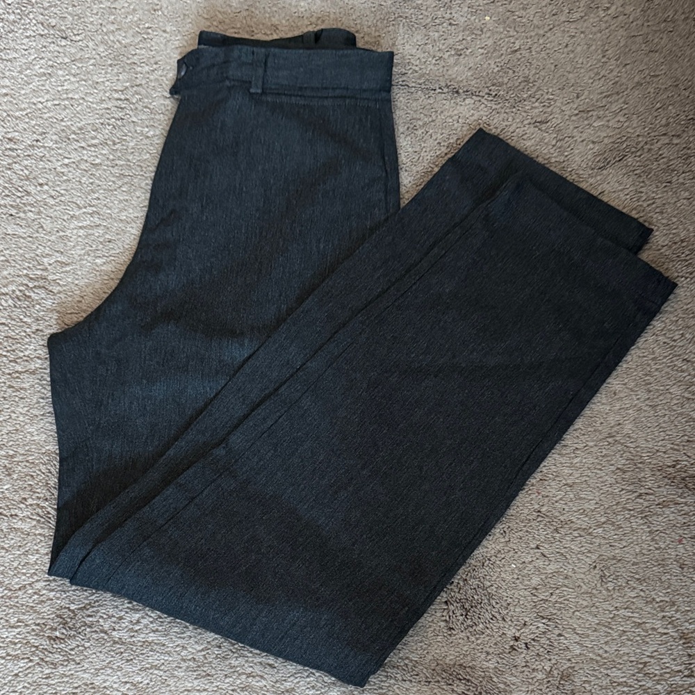 Dockers Women’s Dark Gray Chinos. Size 8. NWOT